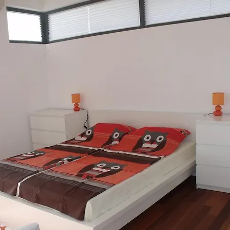 The House Nyaraló